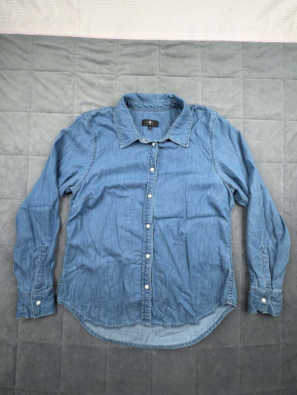 7 For All Mankind Women's Long Sleeve Denim Button Down Shirt Size L - Picture 2 of 12